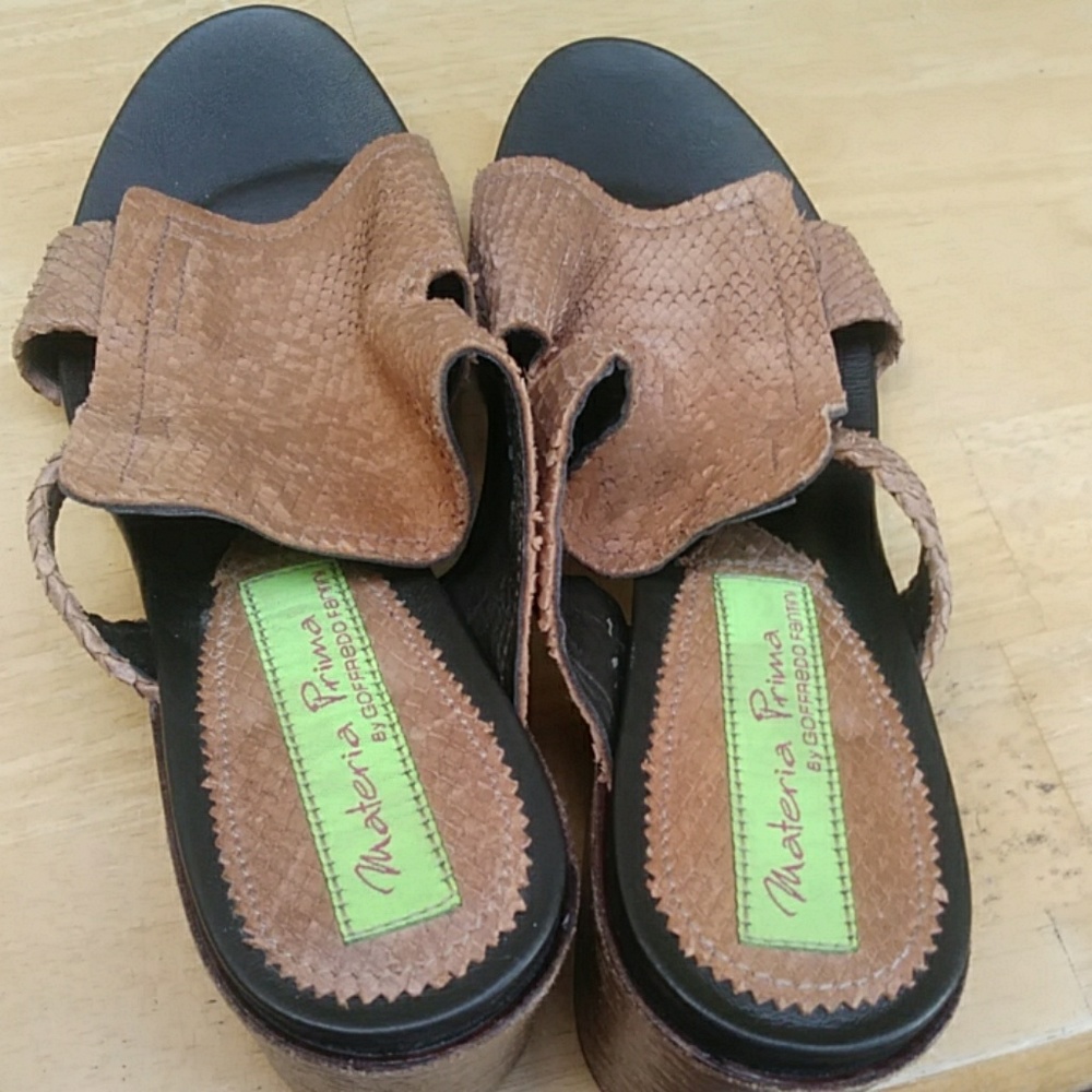 Sandals - Picture 2 of 3